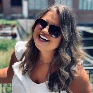 Meet your Posher, Danielle